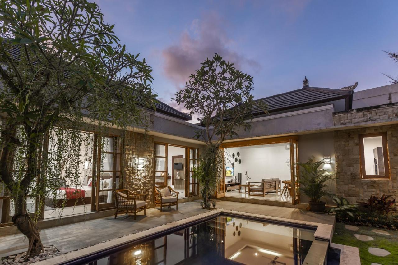 Bali Voyage Villa Seminyak Esterno foto